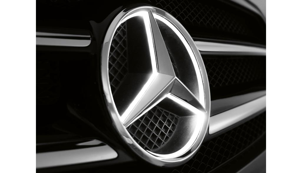 Mercedes Stern beleuchtet, Dekorteil chrom