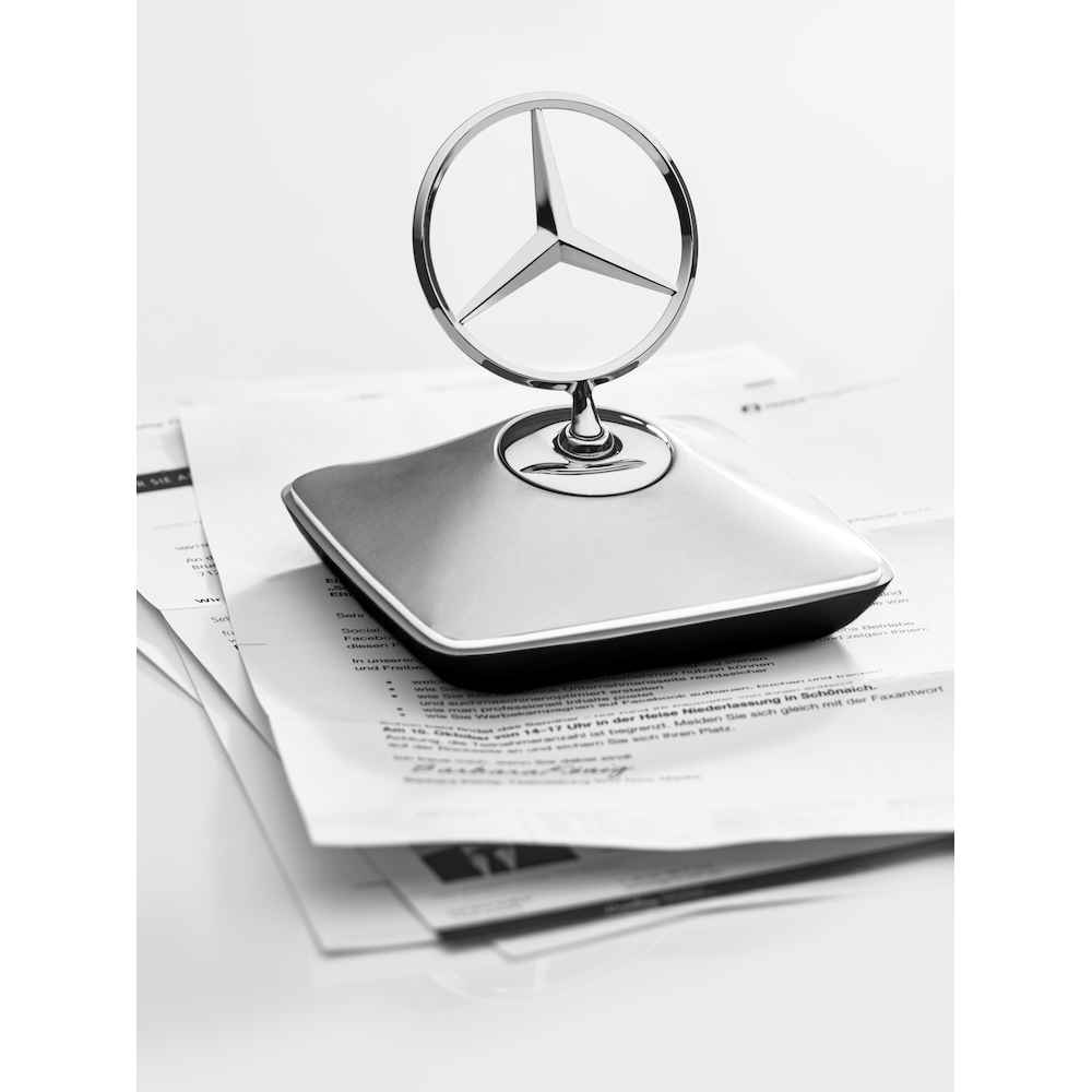 Paperweight (silvercoloured / black, diecast zinc / plastic) Office